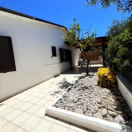 Quirino Aparthotel 3*